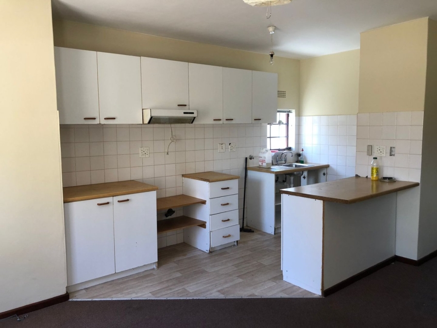 To Let 1 Bedroom Property for Rent in Wynberg Western Cape